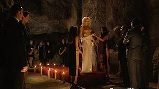 Грудастые рабы связаны вместе - порно видео