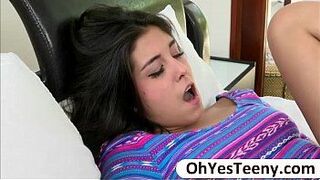 Милашка Натали Монро занимается диким сексом с большим членом и получает сперму на лицо - порно видео