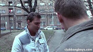 Похотливые русские собираются на кухне и ебутся в анал - порно видео