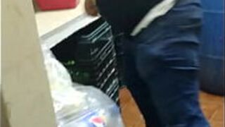 Выставка на машине - порно видео