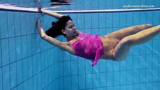 Злата, крошка-подводное плавание - порно видео