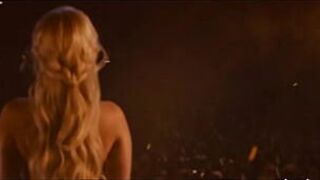 Эмилия Кларк: горячая обнаженная сцена из 