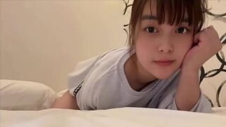 #Белая грудь #Милая девушка ◯ Грубая сексуальная жизнь #Соло секс #Ночная одежда. Я мастурбировала впервые за три дня, и это было так хорошо... Я хочу вставить свой пенис. - порно видео